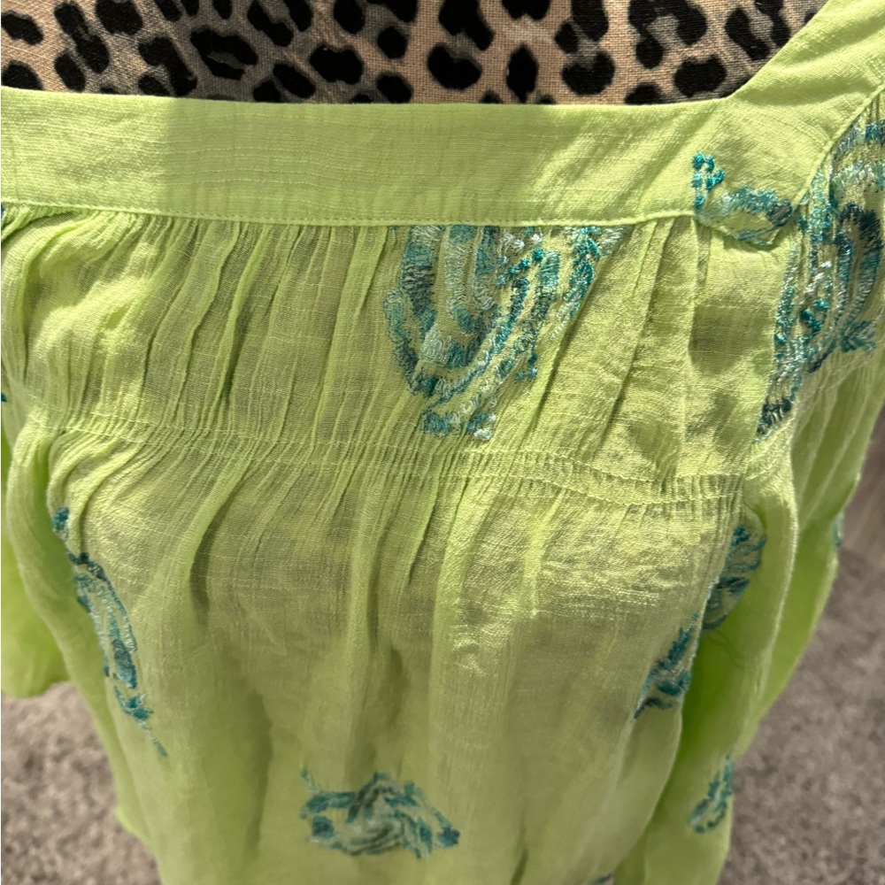 Figueroa & Flower woman’s top size PXL